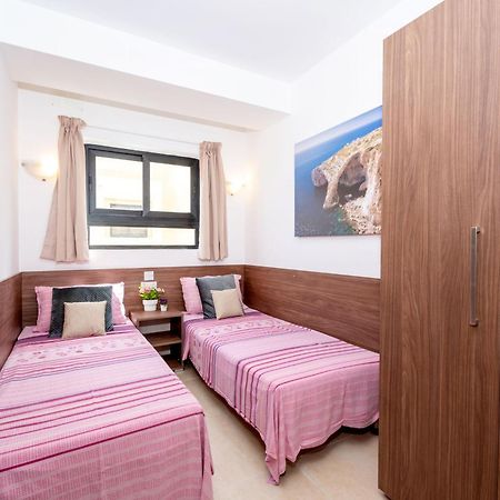 Islet Promenade Seafront Apartment With Large Corner Terrace By Getawaysmalta San Pawl il-Baħar Zewnętrze zdjęcie