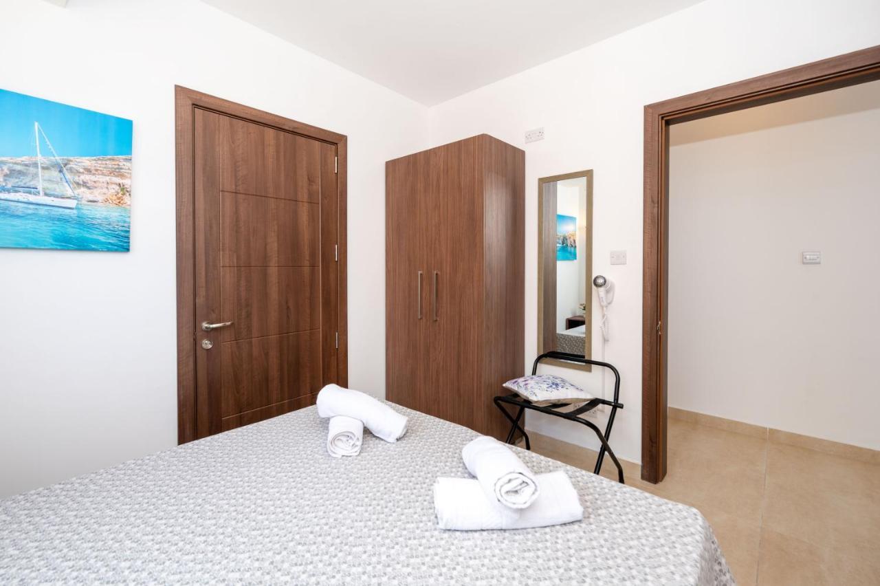 Islet Promenade Seafront Apartment With Large Corner Terrace By Getawaysmalta San Pawl il-Baħar Zewnętrze zdjęcie