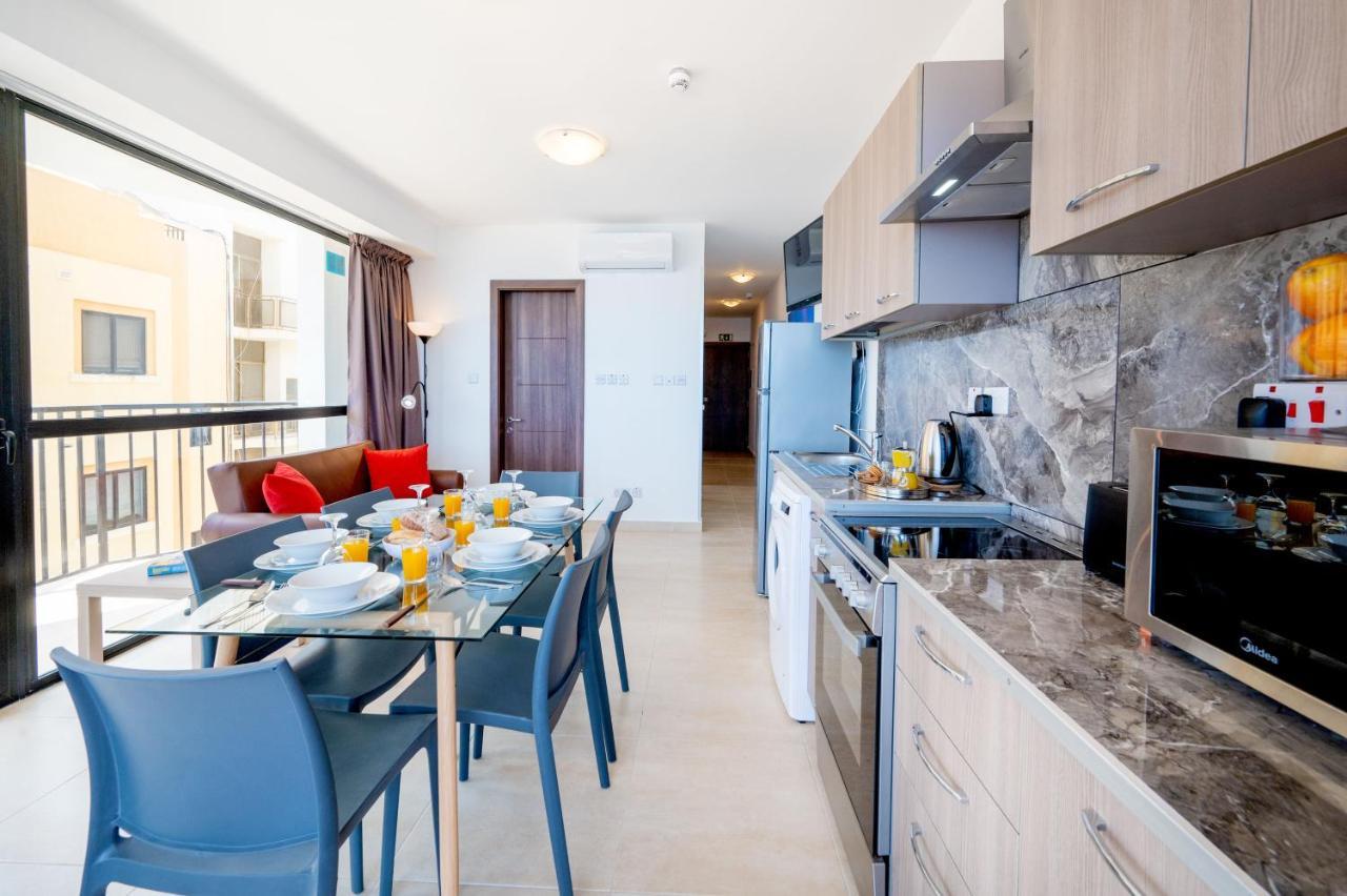 Islet Promenade Seafront Apartment With Large Corner Terrace By Getawaysmalta San Pawl il-Baħar Zewnętrze zdjęcie